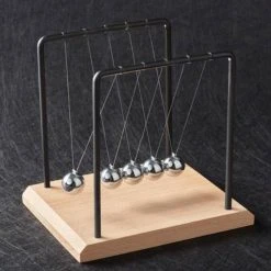 Heebiejeebies Newtons Cradle | 18cm