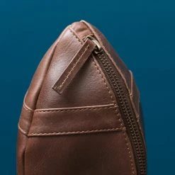ThumbsUp! Mens Luxe Leather Football Washbag