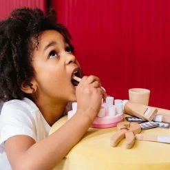 Make Me Iconic Iconic Dentists Kit Wooden Play Set